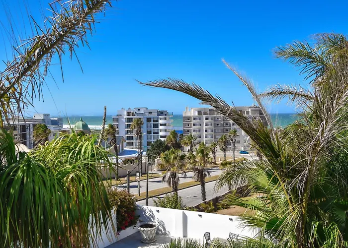 Posh Spot On The Beachfront Sleeps 5