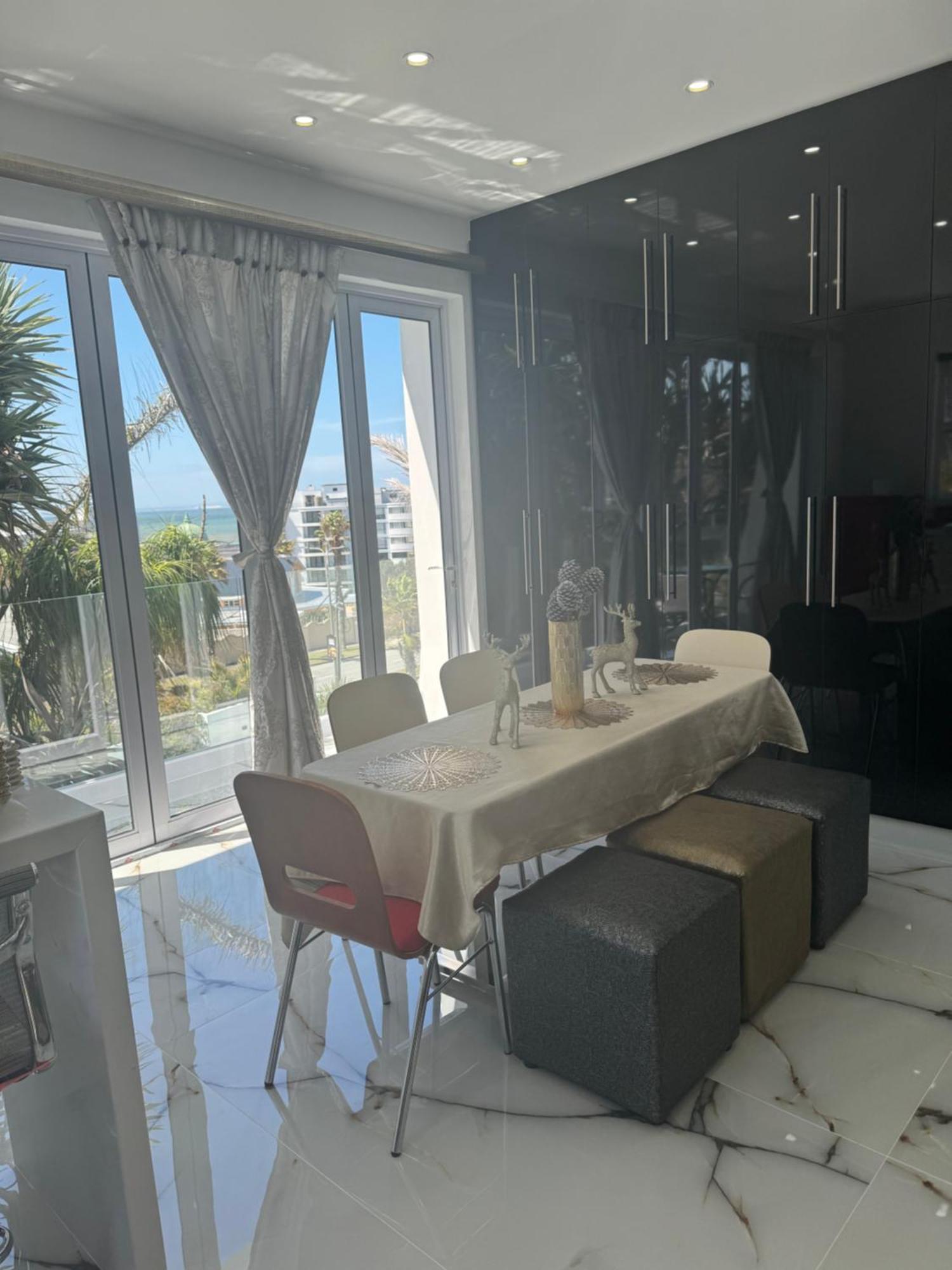 Posh Spot On The Beachfront Sleeps 5 Port Elizabeth