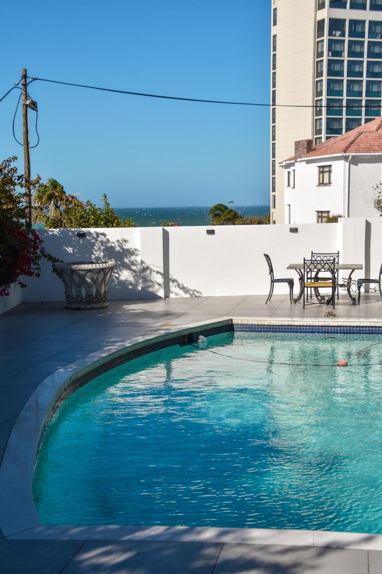 Posh Spot On The Beachfront Sleeps 5 Apartment *